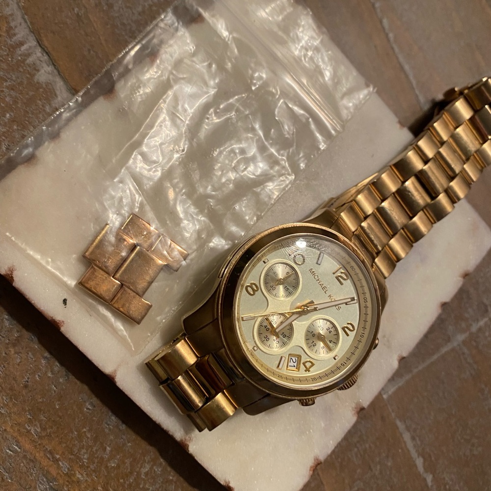 MK Gold Watch - Picture 3 of 8